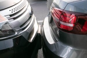 Two-Car Crash Near Hwy 152 & N Oak Trafficway Results in Three Injuries