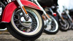 One Hurt in Kansas City Motorcycle Accident on 38th St
